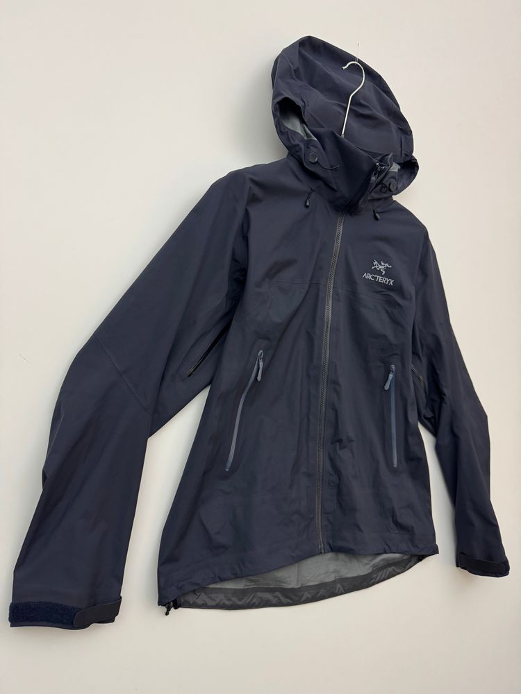 Arc'teryx Beta AR Jacket Women's L Large Blue Gore-Tex Pro Shell RECCO 8