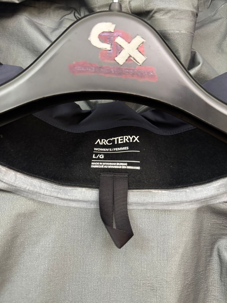 Arc'teryx Beta AR Jacket Women's L Large Blue Gore-Tex Pro Shell RECCO 5