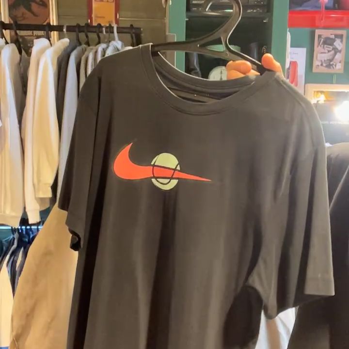 Nike T-Shirt Grafica - M image 1
