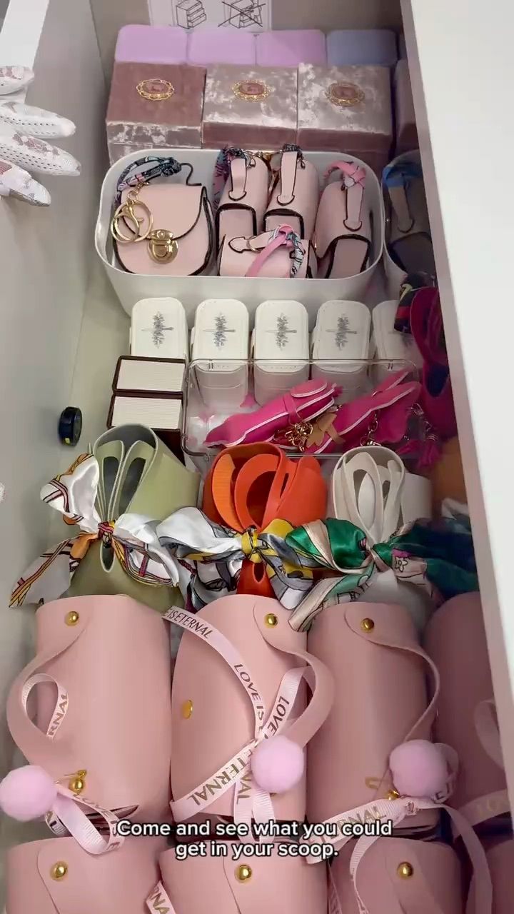 Live Coins & Collectables auction: Loopyscoops by loopyscoops