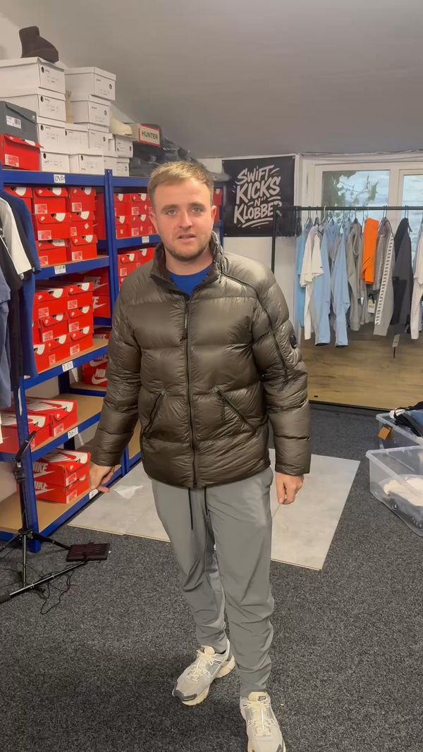 Subasta en directo: £1NR CLEARANCE ON HUGO BOSS AND RALPH LAUREN NIKE MILERS AND BERGHAUS por swiftkicks