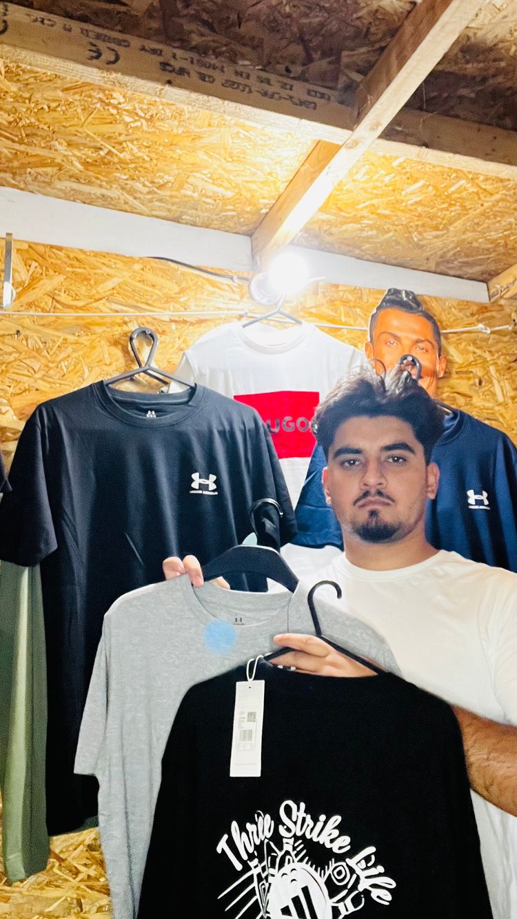 Subasta en directo: £1 on all the tshirts por ali2966