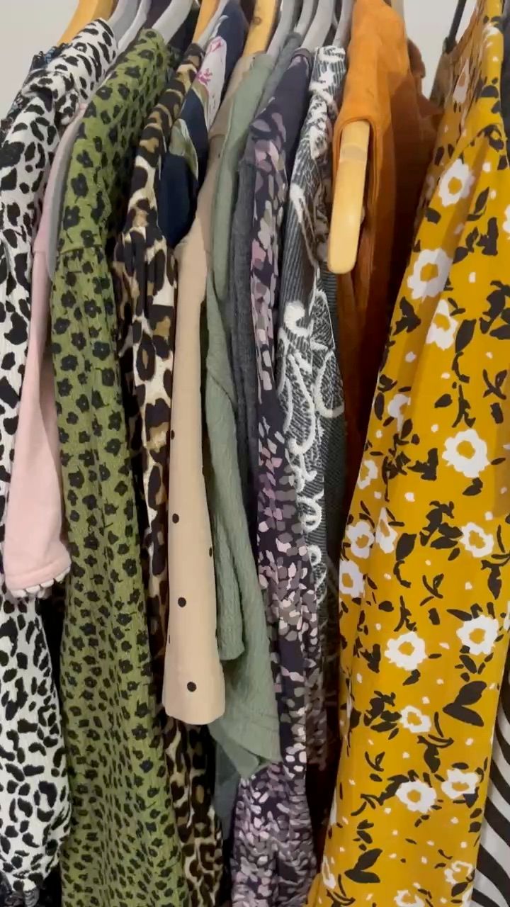 Subasta en directo de Minimalista: I’m back! Build your own bundle. Loads of summers dresses por charliz85