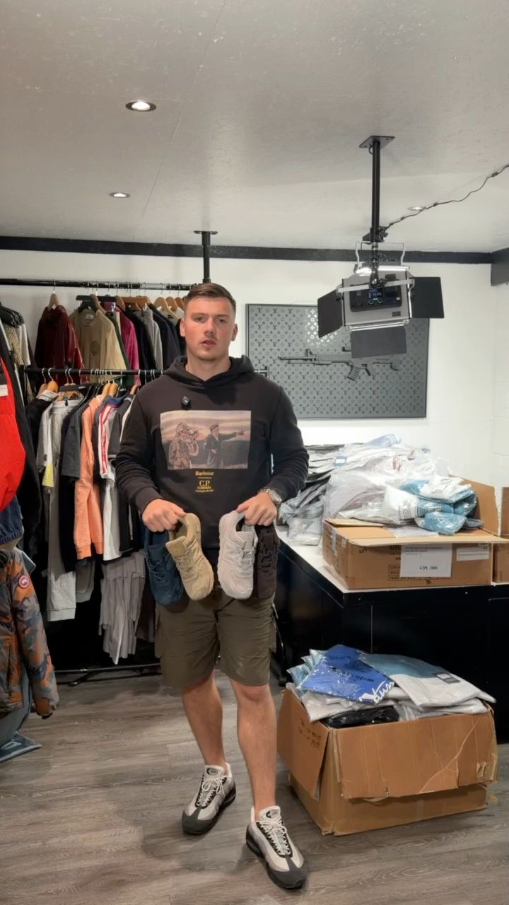 Trwająca aukcja Luksus: 500+ £1 NR & MASSIVE GIVEAWAY 👟🎁 od thegarmentzlab