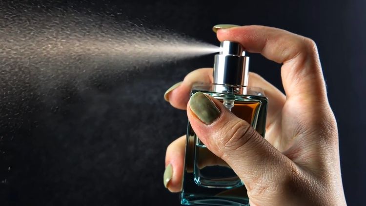 Live auction: banging fragrances cheap and great for tavel / candles & Oils for skin  by happyfragrances