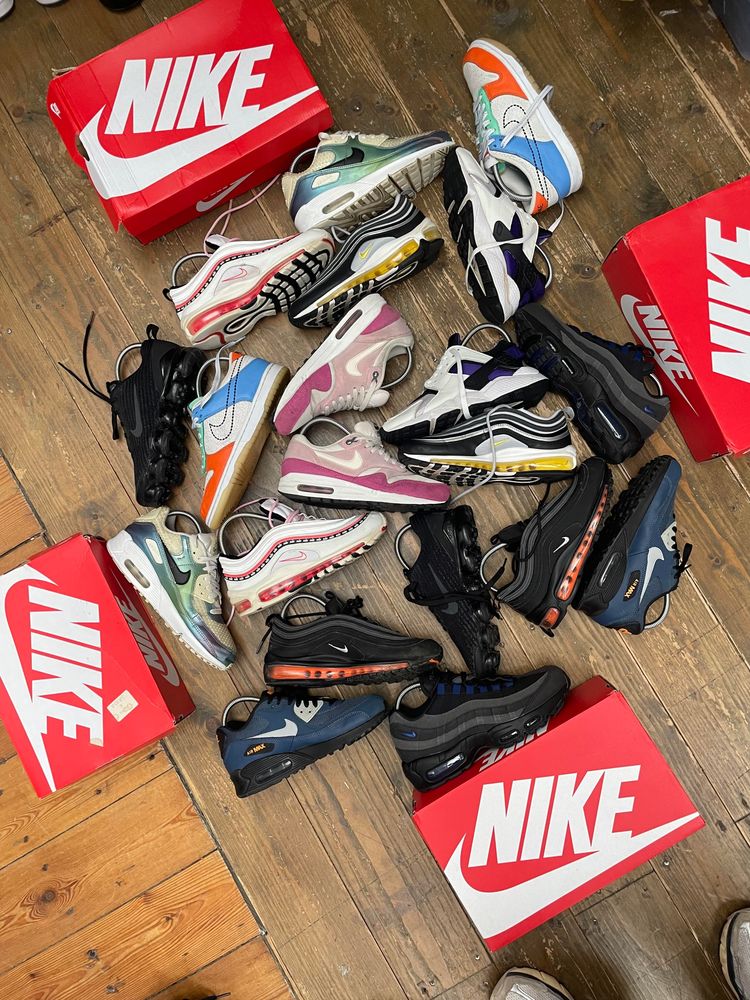 Asta dal vivo: HUGE RESTOCK AIR MAX 95'S  NORTH FACE AND LOTS OF £1 NO RESERVES IM BACK!! di touristvintage