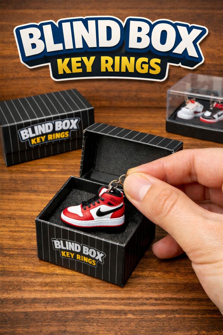 Subasta en directo de Zapatillas deportivas: BLINDBOX KEYRINGS BE QUICK !!!!!!!! AND REQUESTS  por thevaultretail