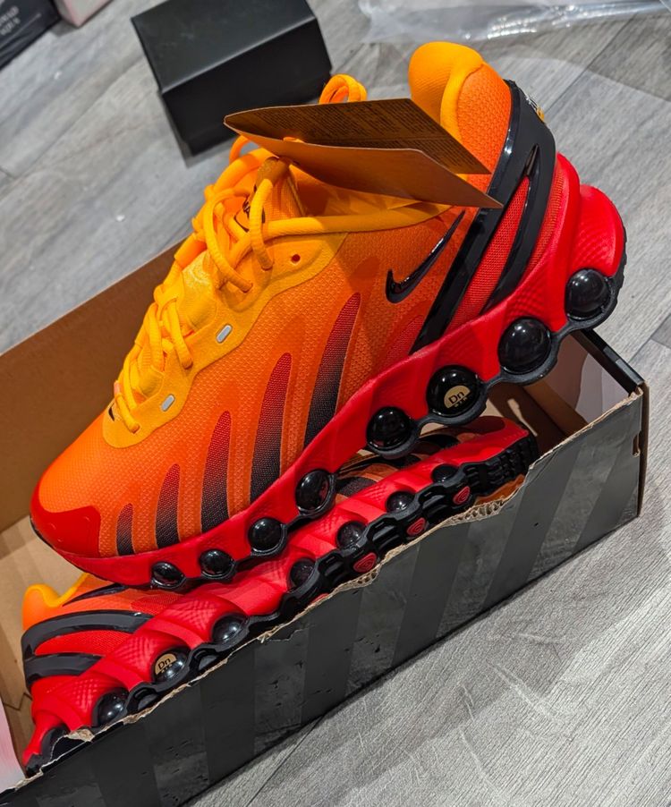 Live auction: Trainers, Clothes, Chat - Bargains! - HUGE REDUCATIONS! by eliteauthenticni