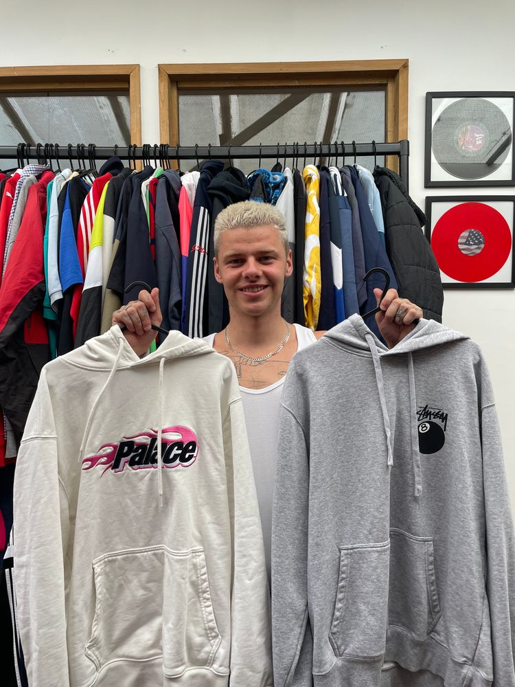 Live auction: NIKE AIR MAX 95'S DIESEL PUFFER AND LOTS OF £1 NO RESERVES IM BACK!! by touristvintage