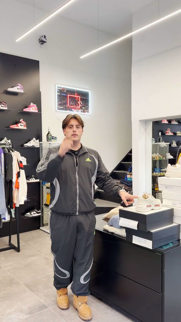 Live Menswear auction: OFF WHITE+ YEEZY 350 1€ SENZA RISERVA+ ABBIGLIAMENTO by sneakerhouse