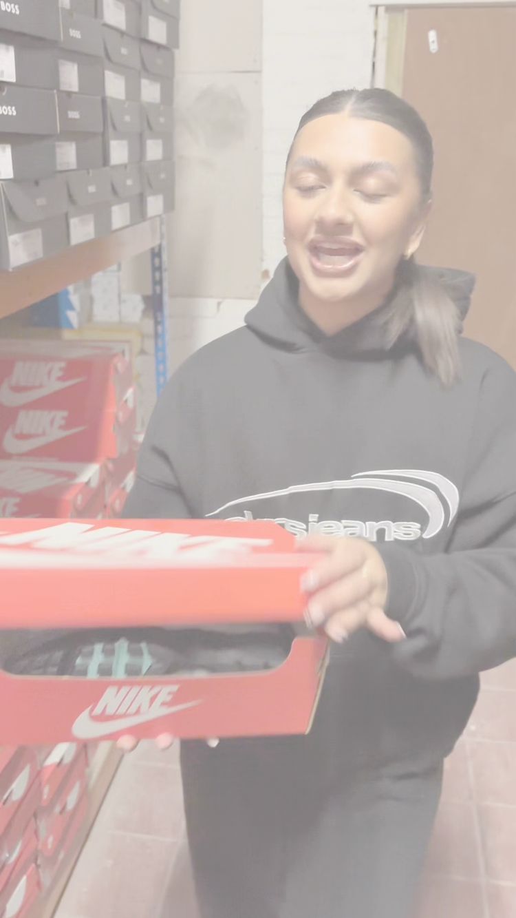 Live Minimalist auction: Sunday Funday! Bundles, Deals and More! by vivisportsuk