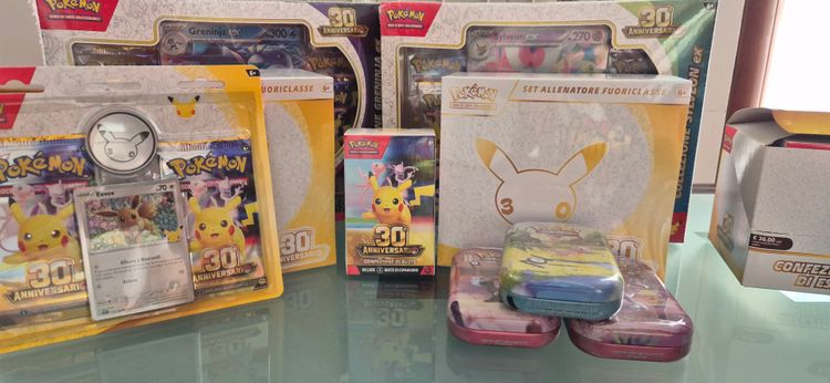 Live auction: Prodotti 30th Pokemon by rogigalesco