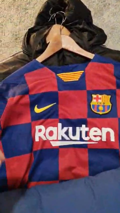 Live auction: segumos liquidando stock   by saindzvintage