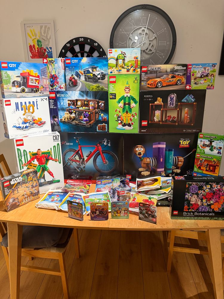 Live auction: Lego Sets Galore! Spin the Lego wheel! Prize every time! by nicfunkos