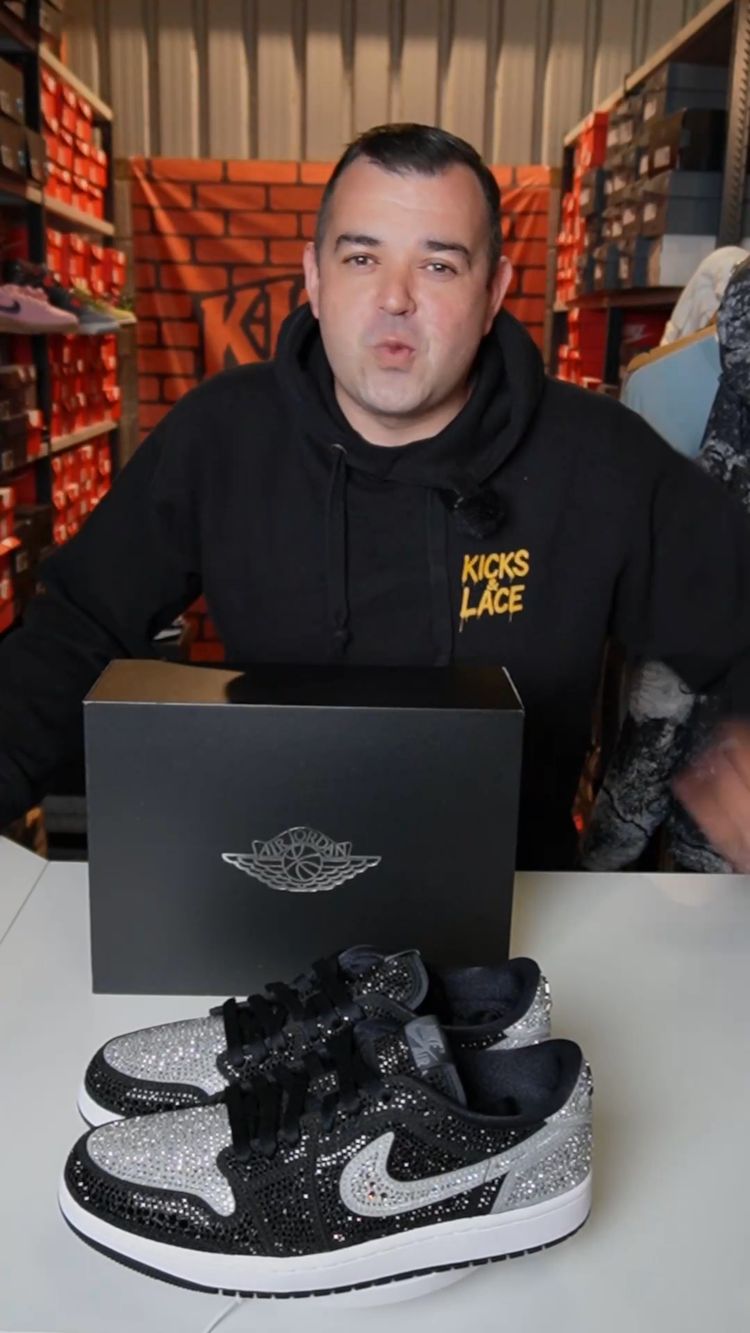 Live Sneakers auction: 👀🔥 CRAZY £1 DROP 🔥👀 👟 AJ1 SWAROVSKI ✨ 👟 JORDAN HEAVEN 💰 NIKE / ASICS / NEW BALANCE 💰  by kicksandlace