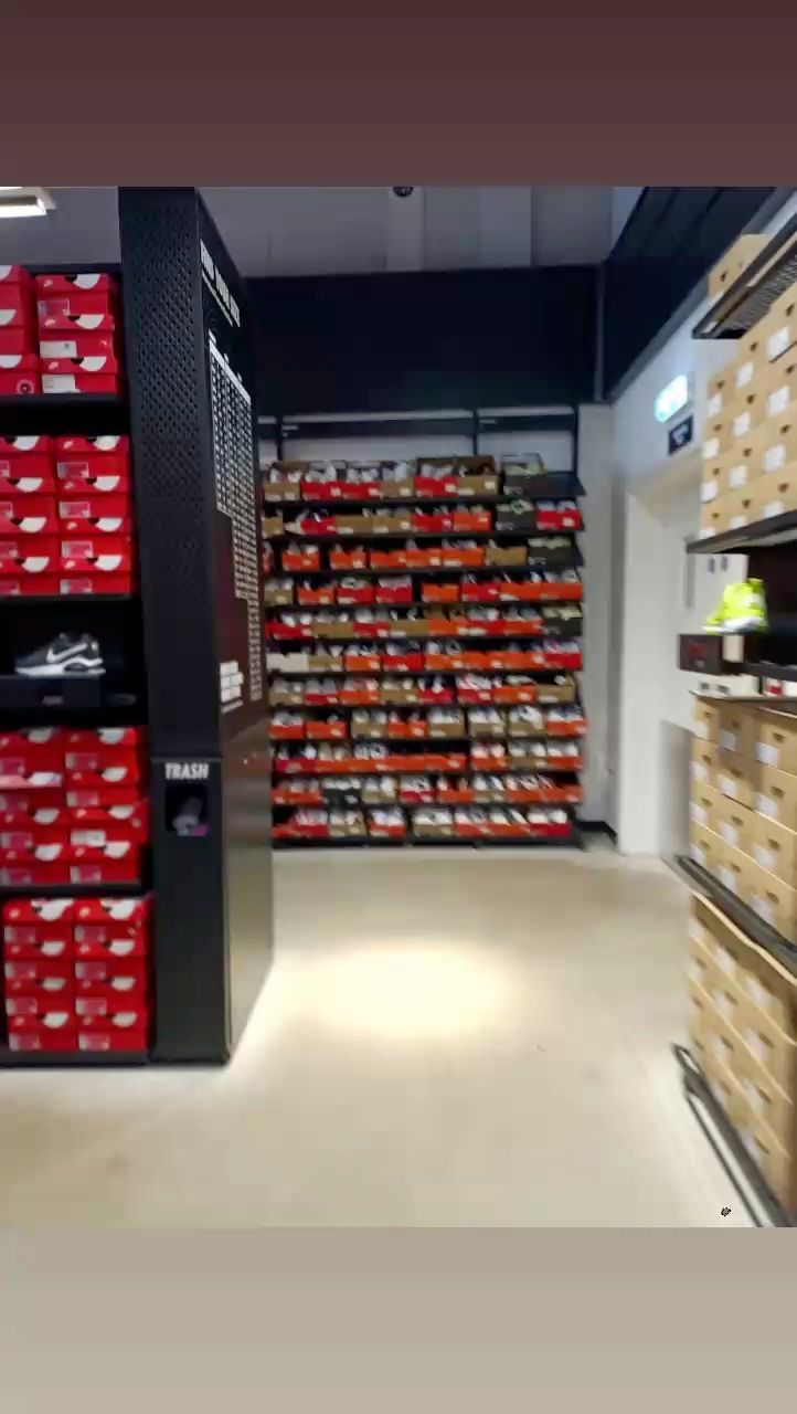 Subasta en directo: £1NR NIKE CLOTHING🔥 por jk.studio14