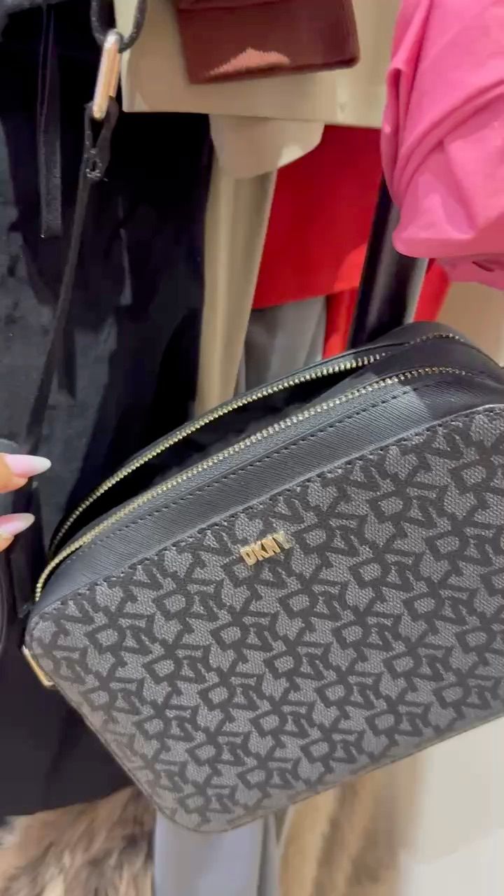 Live Womenswear auction: Women’s Fashion & Dubai Perfumes & Accessories! 🛍️ by bfashionbpx