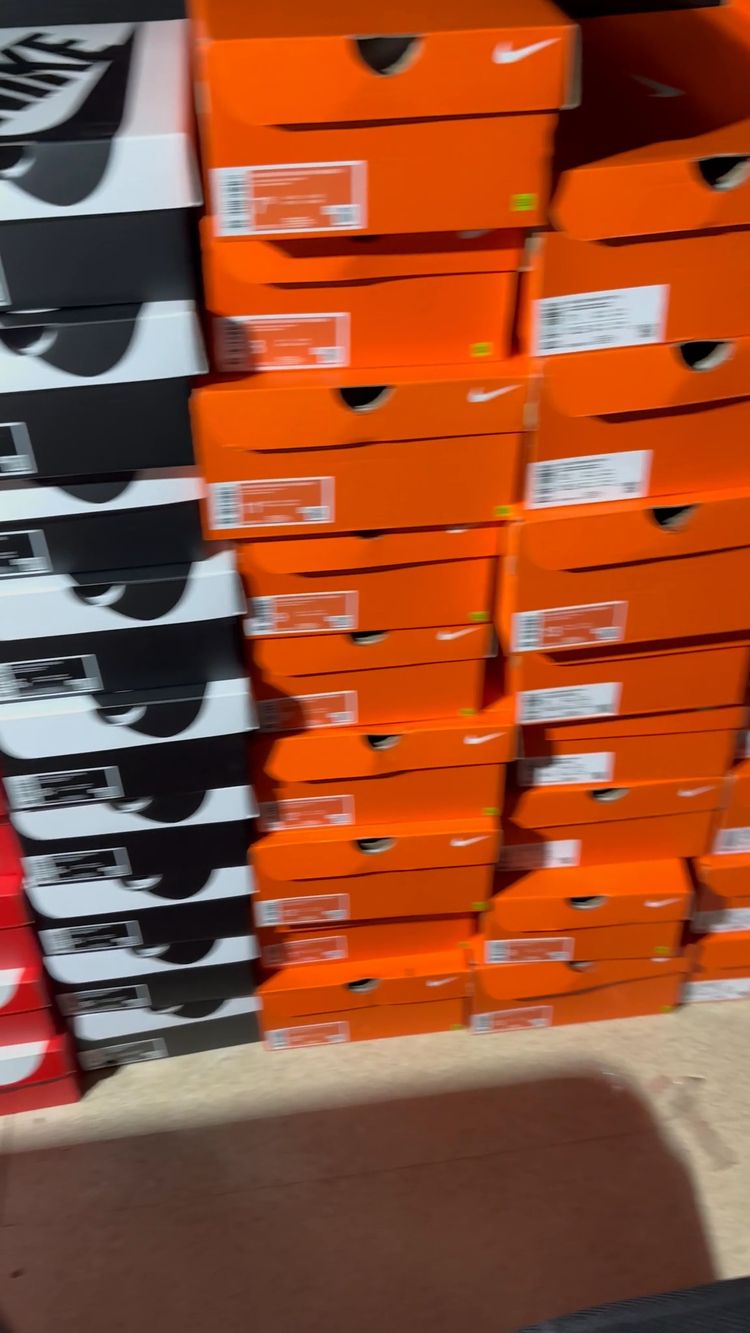 Live Jordan auction: £1 NR TNs P6000 Asics and more 🔥🔥🔥 by theshoevault