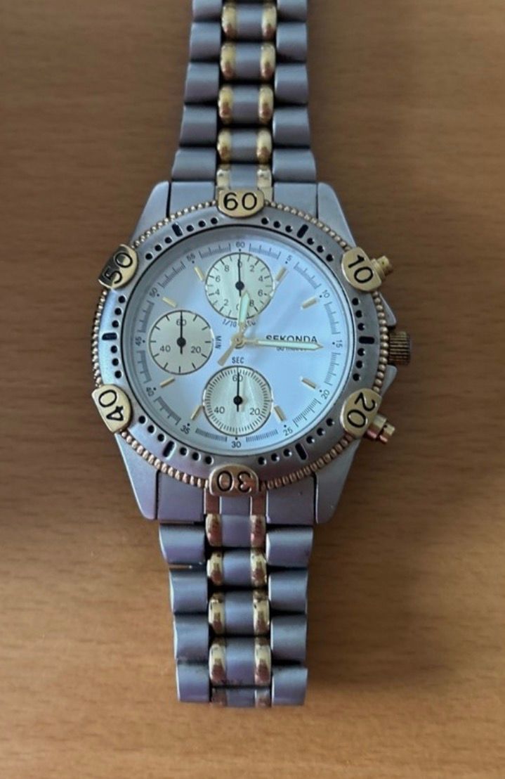 Live Y2K auction: A few watches  by everyday_watches