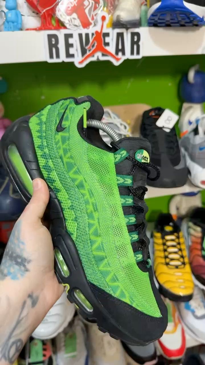 Live Sneakers auction: RESTOCK!!! NEW & PRE LOVED 95s & TNS by rewearuk