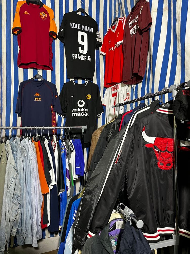 Asta dal vivo: ASTE E 70% ARCHIVE VINTAGE 90s/00s y2k RETRO SPORT di outdated2vintage