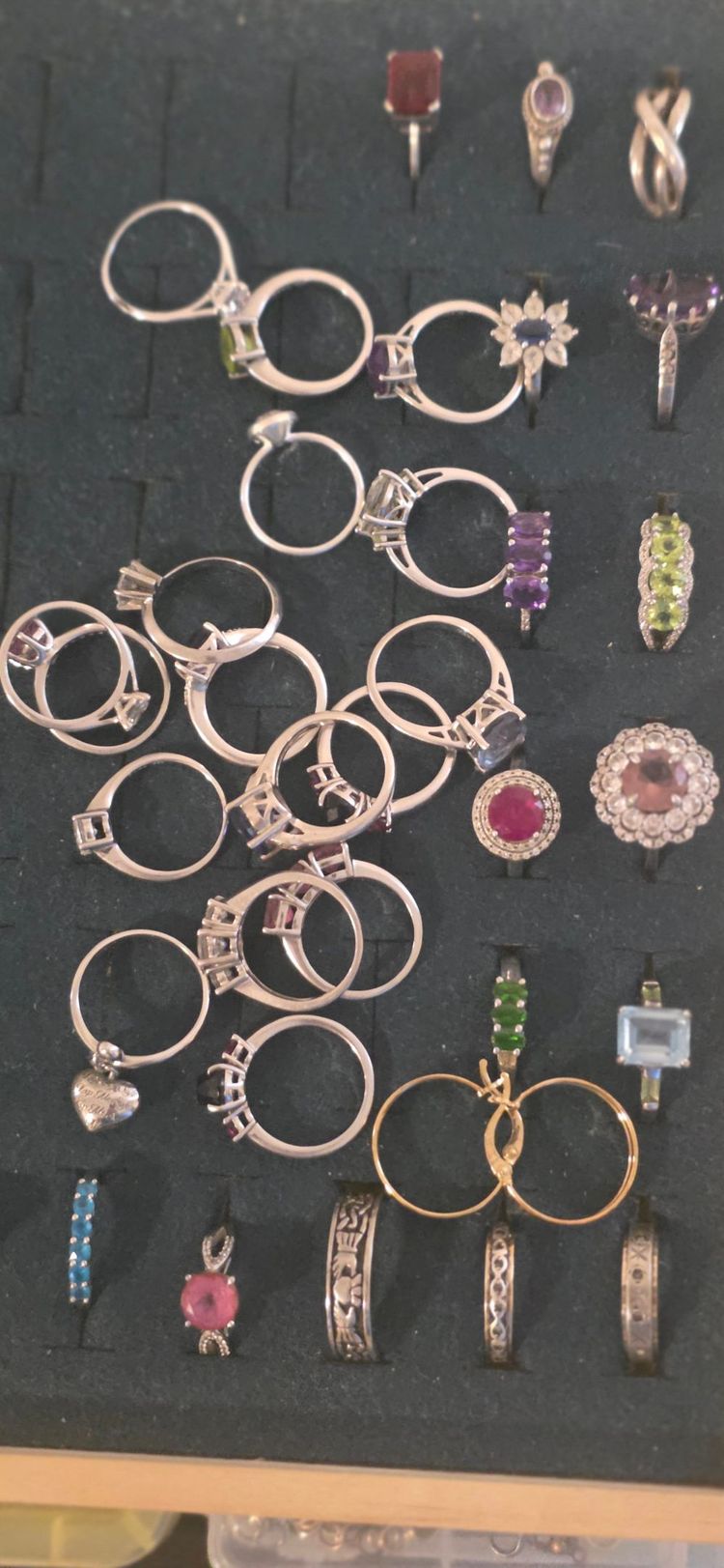 Live Coins & Collectables auction: COINS AND JEWELLERY ANTIQUES AND TREASURES  by treasureboxuk