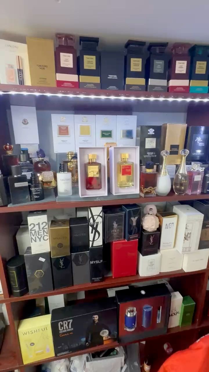 Live auction: Let’s smell good, genuine aftershaves!! Delivery with Royal Mail by harddiscount