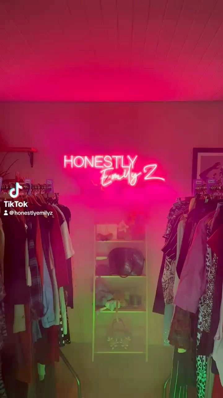 Subasta en directo de Zara: 🎉👀 HUGE Jellycat show! 👀🎉 Giveaways! £1 no reserves! Come see what jelly’s iv got! por honestlyemilyz