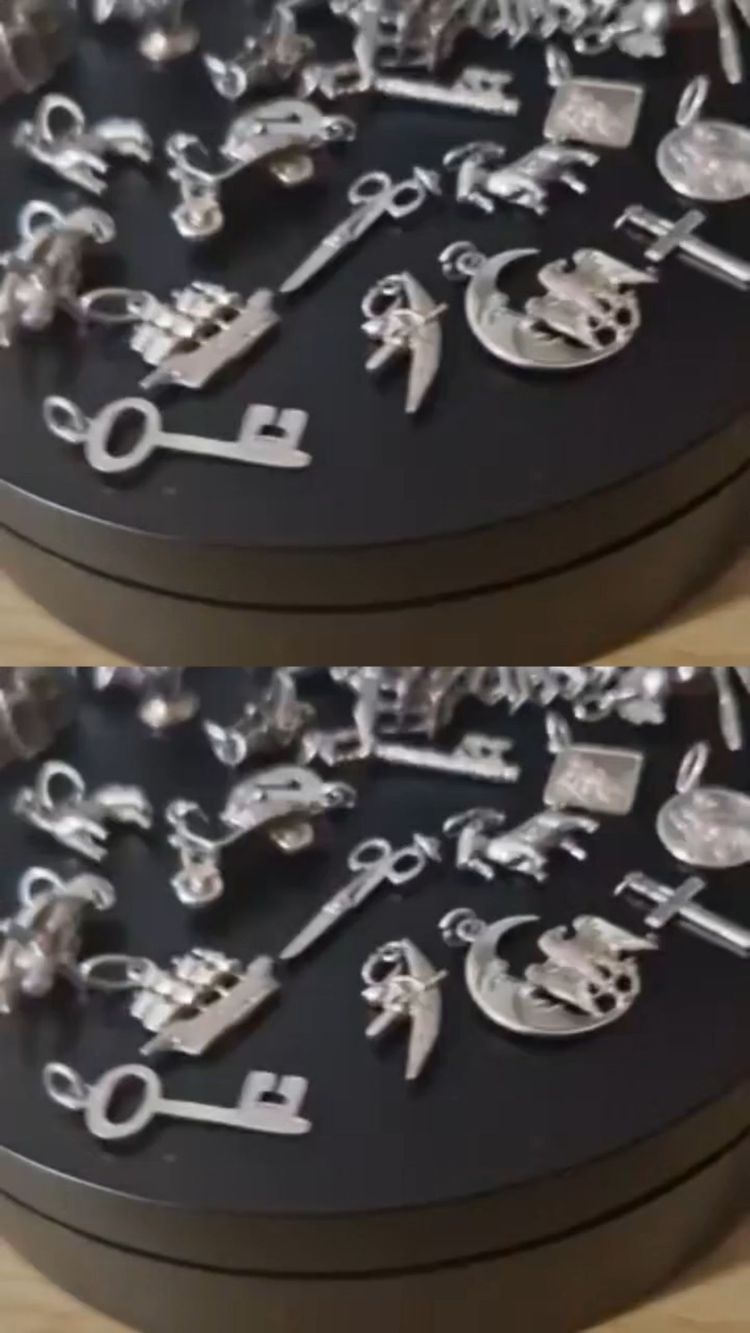 Live Vintage auction: Jewellery And More  by treasureboxuk