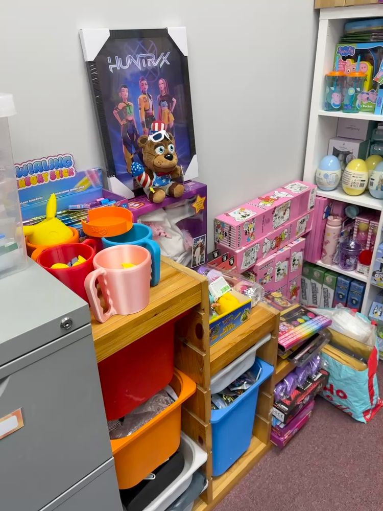 Live Kidswear & Toys auction: My first tilt show - toys by toysplash