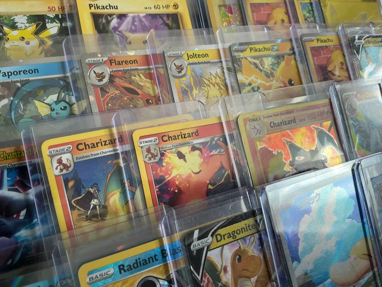 Live Trading Cards auction: Gurantted hits with every pack  by sillifant