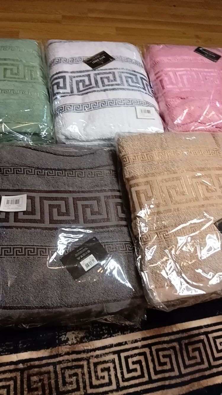 Live Toys auction: Pillows £6 A Pack Deal  by thepartyshop25