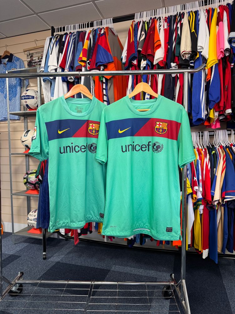 Live Y2K auction: £1 Football Shirts + Free Barcelona Giveaway! ⚽️🎁 by fulltimefits
