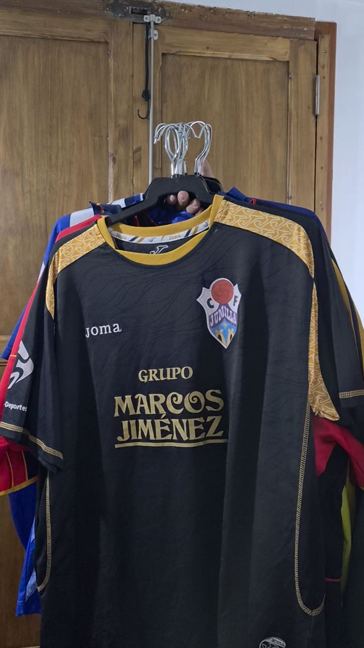 Asta in diretta Abbigliamento uomo: Futbol Español  di ernestosolis