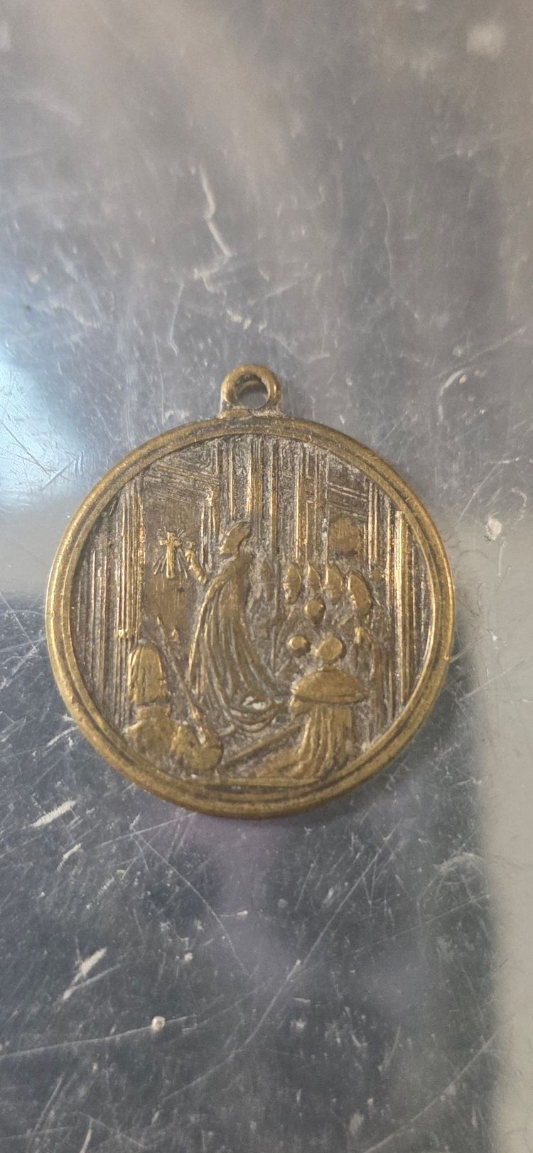 Live auction: JEWELLERY COINS AND EVERYTHING ELSE  by treasureboxuk