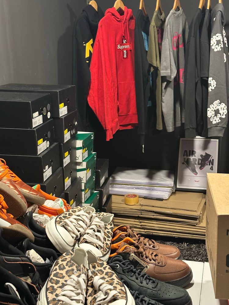 Asta in diretta Hypewear: TODO DESDE 1€💸 +CAMISETAS OFF WHITE GRATIS di vector.resell