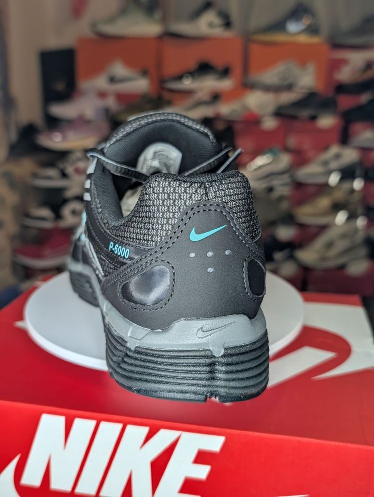 Live auction: Bargain Deals Sneakers 👟 by cmfshop
