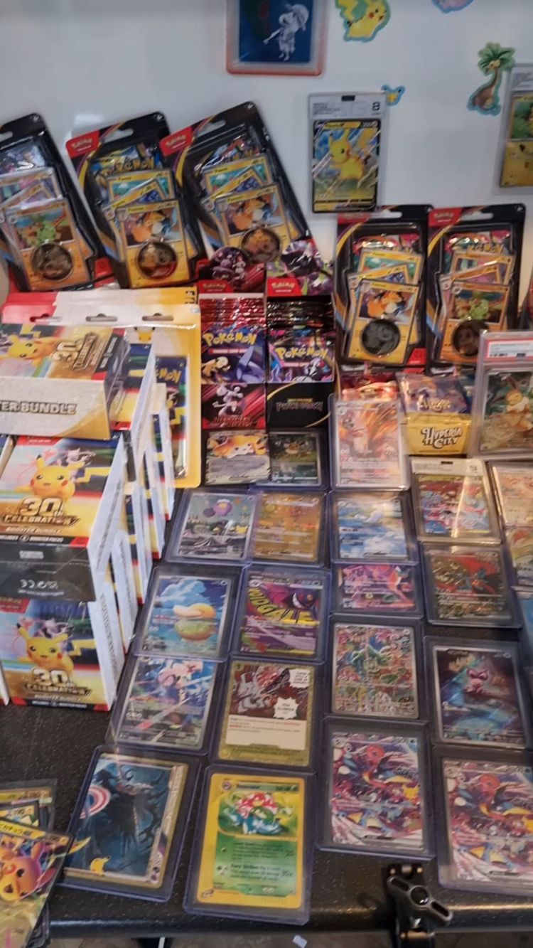 Live auction: MASSIVE 30TH TIP OR SHIP AND 1NR RGB RED MEW half way in show by callumrips_tcg