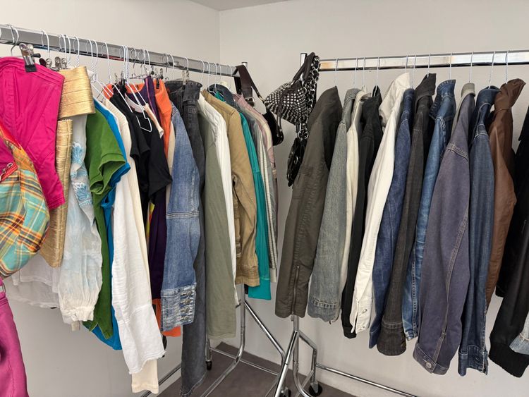 Live Womenswear auction: NEW STOCK + GIVEAWAY ♥️ by shopmazzz