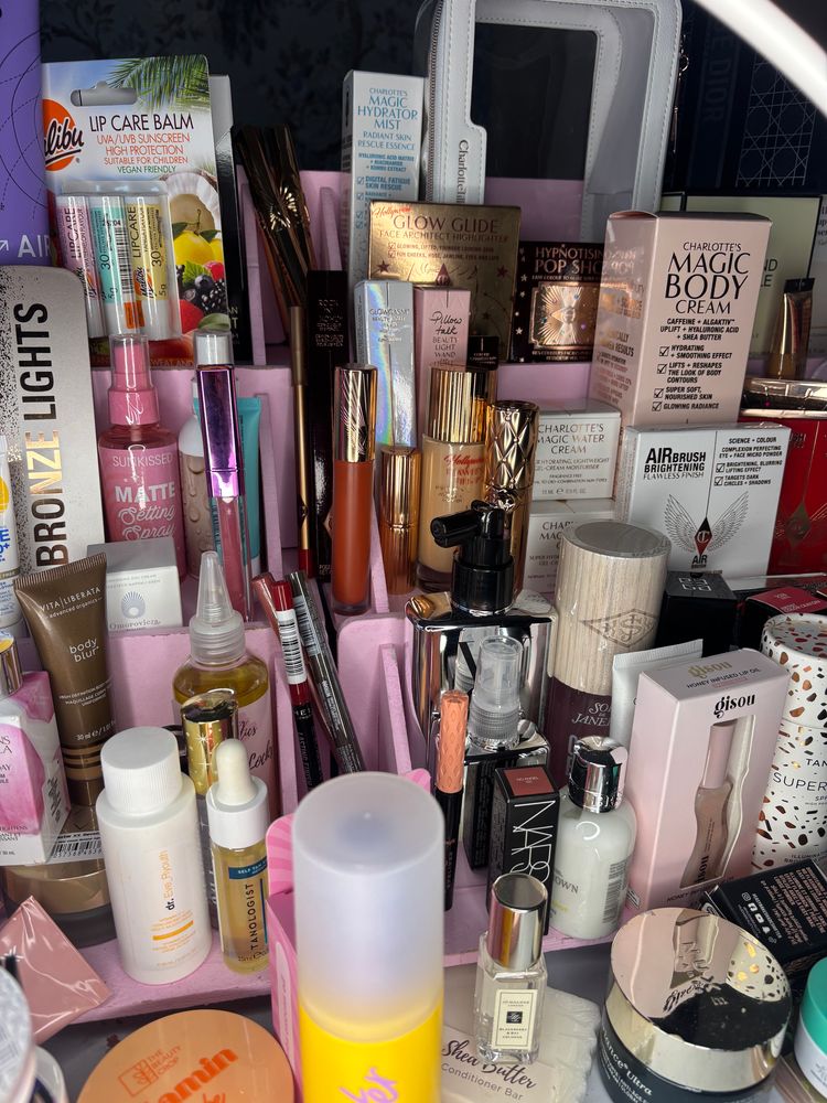 Aukcja na żywo: Beauty bargains! od slatercosmetics