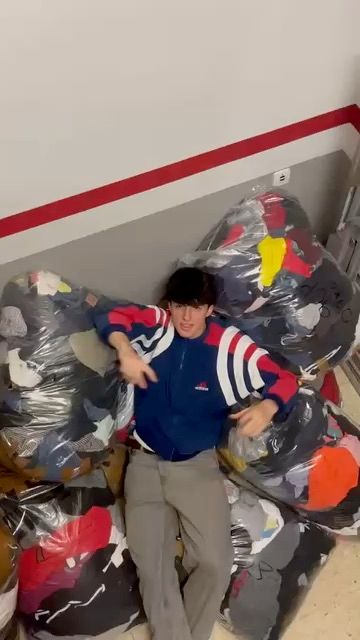 Live Tommy Hilfiger auction: TODO A 1 EURO🚨🚨 Y FUTBOL by vintagegarage