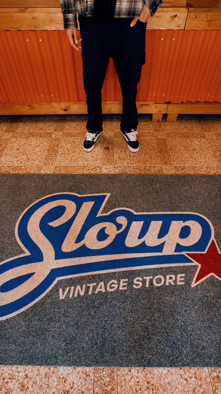 Live auction: ❤️We're in Love With Preloved💙 by sloup