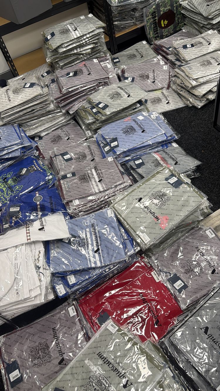Asta in diretta Lusso: £40 BRAND NEW REPRESENT HOODIES CLEAROUT LETS GO di leonsluxury