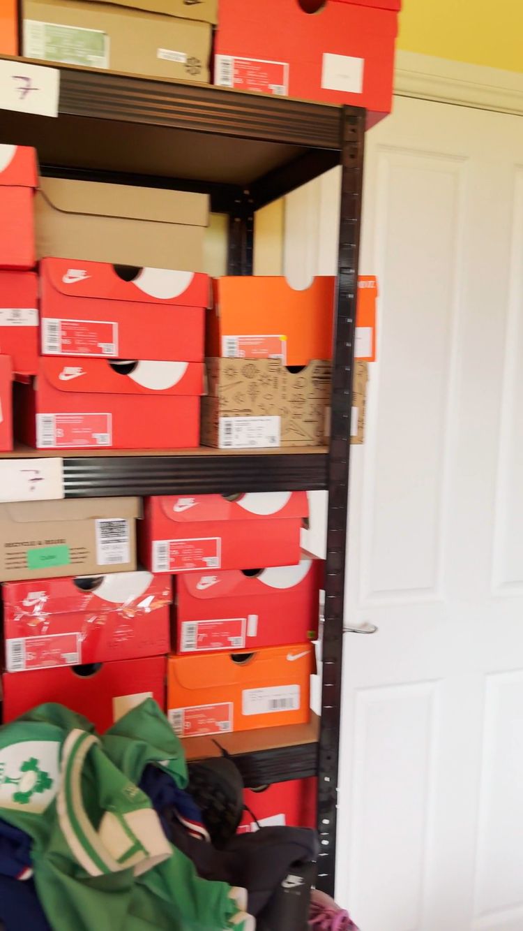 Live Yeezy auction: 🔥 CHEAP AIR MAX 95 / TN / P-6000 🔥 by deestrainers