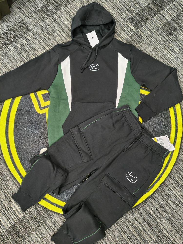 Aukcja na żywo: New Sportswear Half Price RRP🤟🏻 TRACKSUITS-TEES-JACKETS -HOODS🤟🏻SIZES XS TO 5XL  od cloth2coin