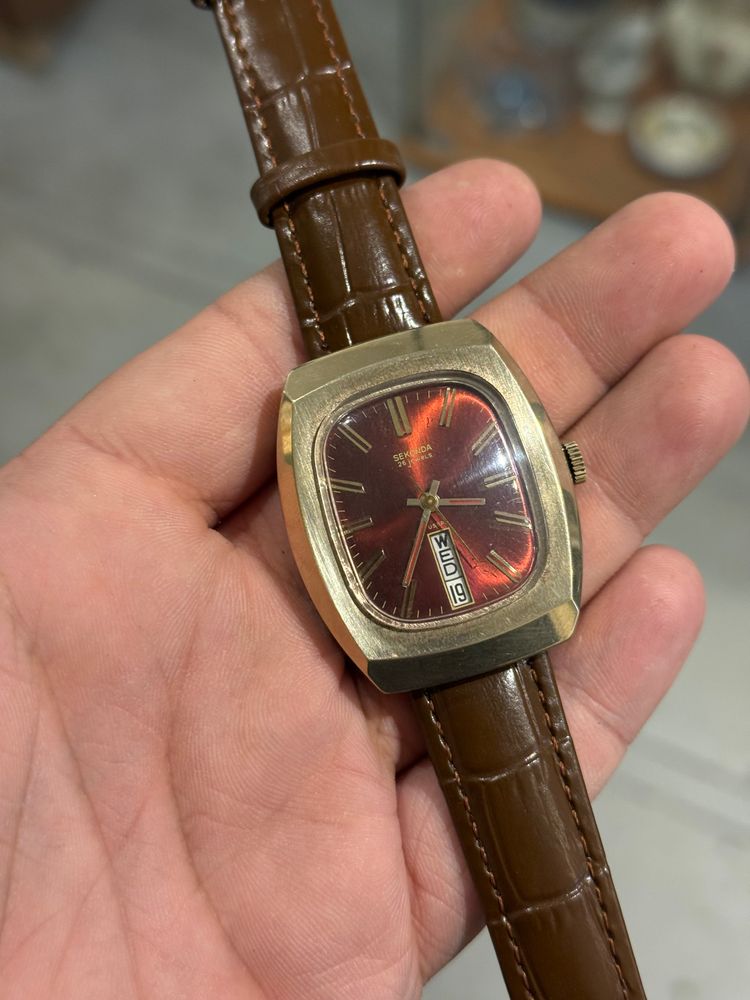 Live auction: Vintage watch deals by mistrytime