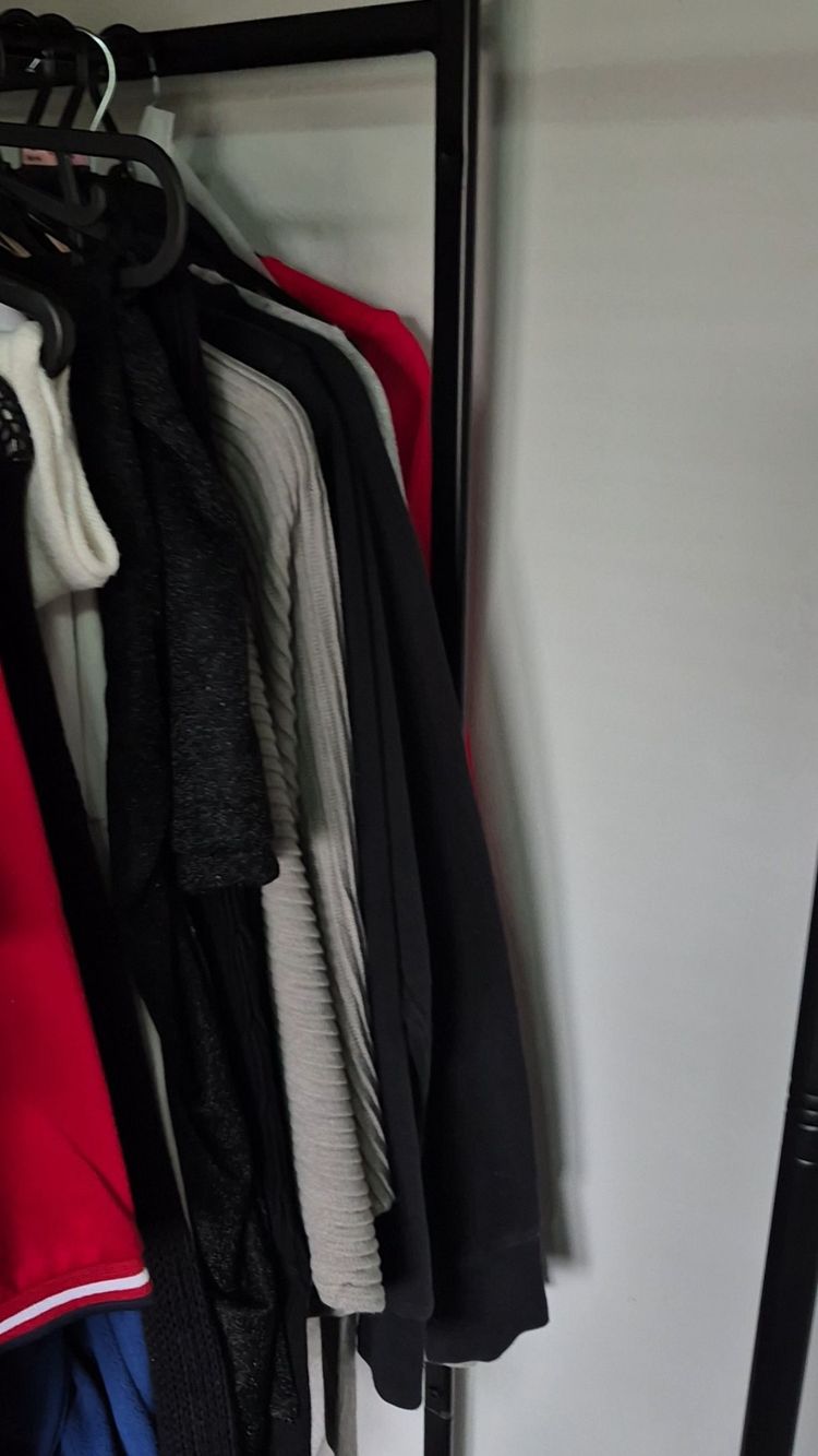 Asta in diretta Bellezza: Clothing Starting From £2 Mens/ Ladies  And Then Afew Fragrances.  di blindingdeals