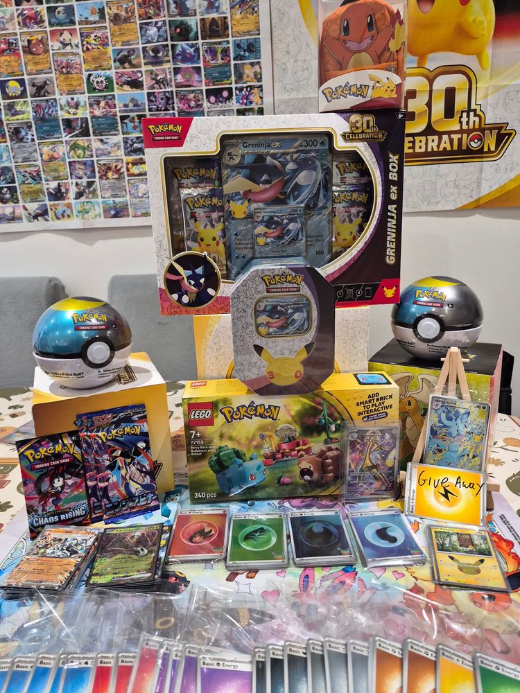 Live auction: Surprise Set  by pokeprior
