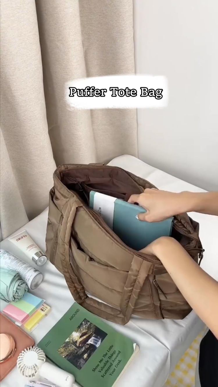 Live Toys auction: Puffer Tote Bag for Women by veronicachelan