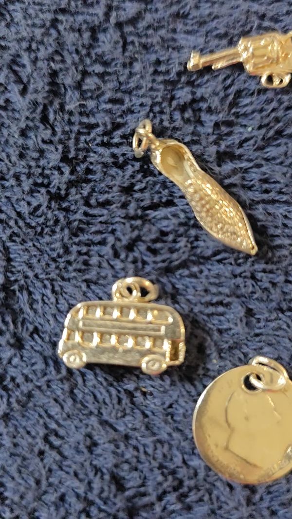 Live Coins & Collectables auction: PRE BIDS ON COINS AND COLLECTORS ITEMS by treasureboxuk